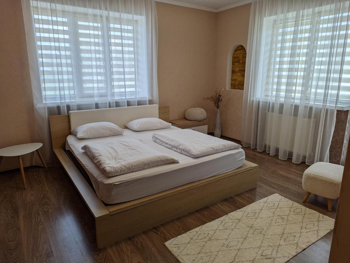 Rodynnyi Maietok Family Estate Villa Kamianets-Podilskyi Room photo
